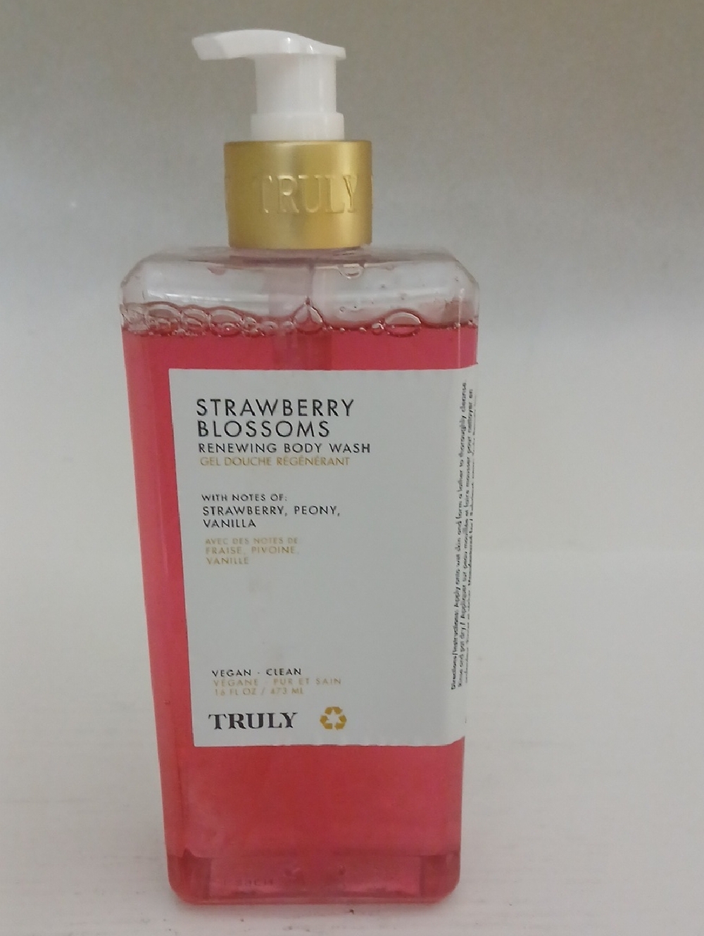 TRULY Strawberry Blossoms Renewing Body Wash